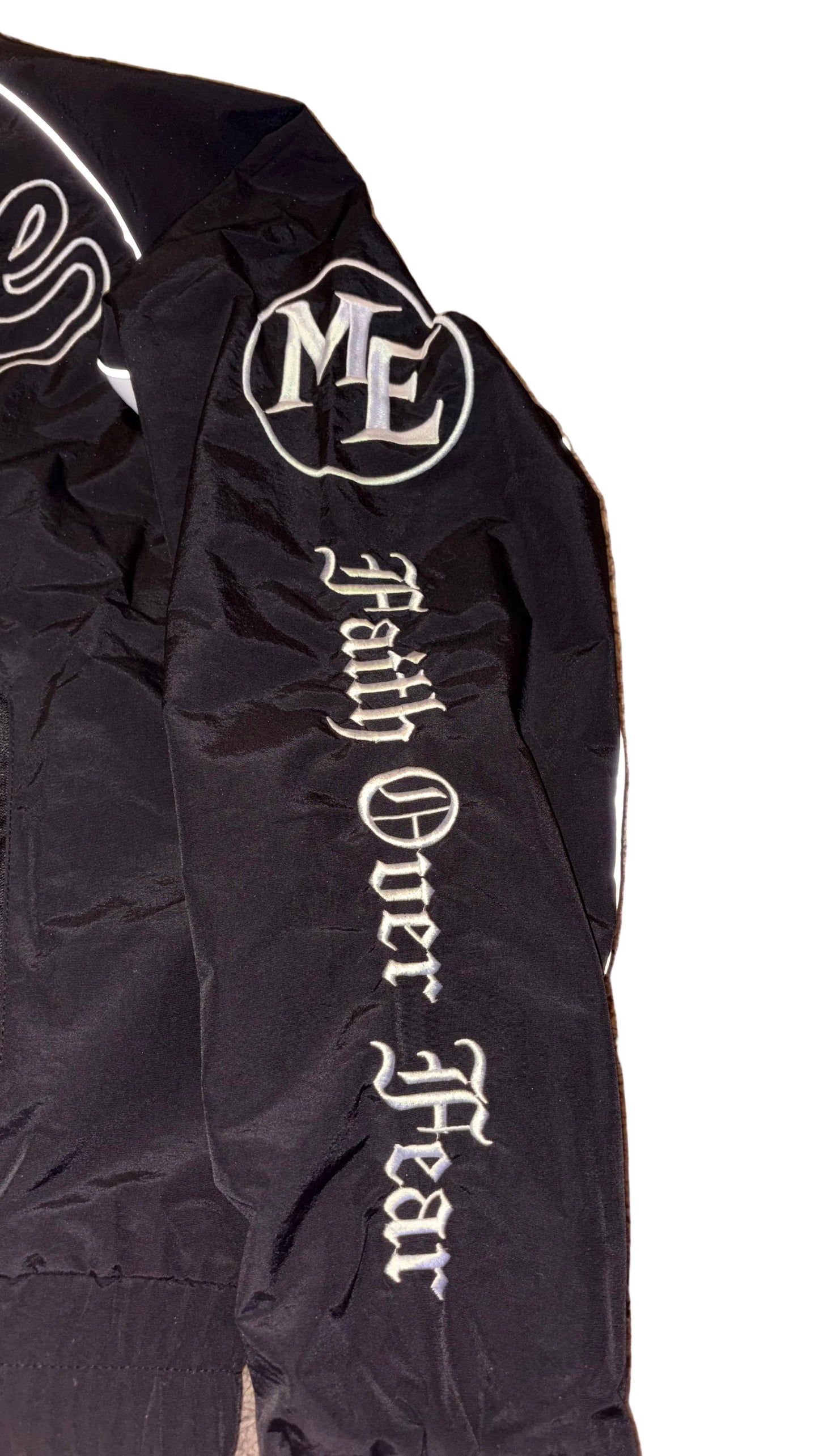 ESSENCE Nylon Embroidered Set