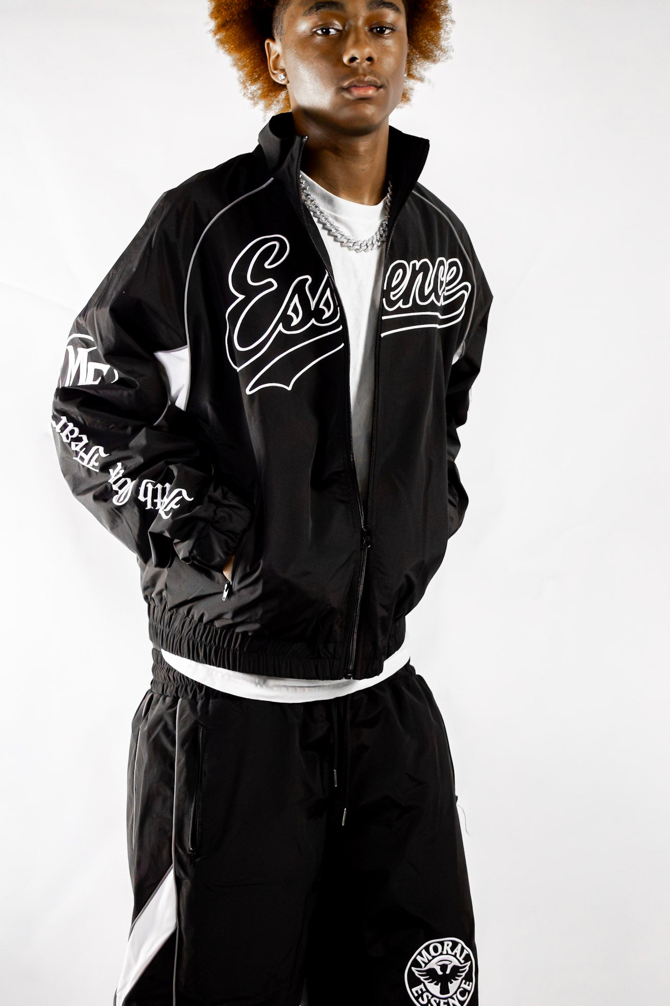 ESSENCE Nylon Embroidered Set